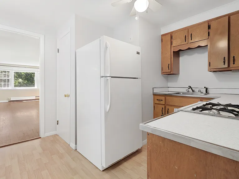 182 Weaver St — Photo 23