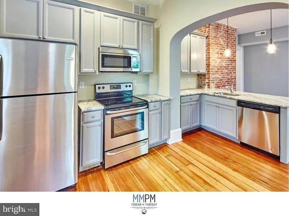 2 bed, 2.0 bath, 1350 sqft, $2,350 — Photo 2