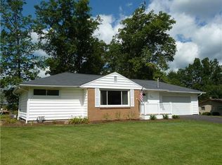 570 Sunset Blvd, Hermitage, PA 16148