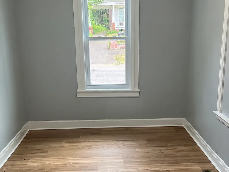 17 W Sunnyside Way #1 — Photo 8