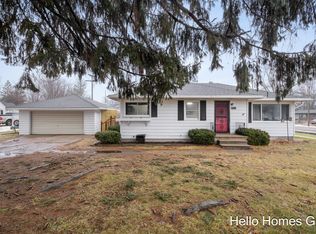 243 E Muskegon St NE, Cedar Springs, MI 49319