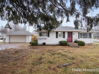 243 E Muskegon St NE, Cedar Springs, MI, 49319
