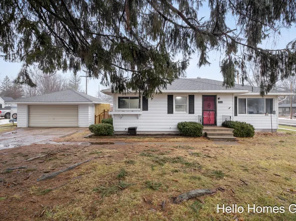 243 E Muskegon St NE, Cedar Springs, MI 49319