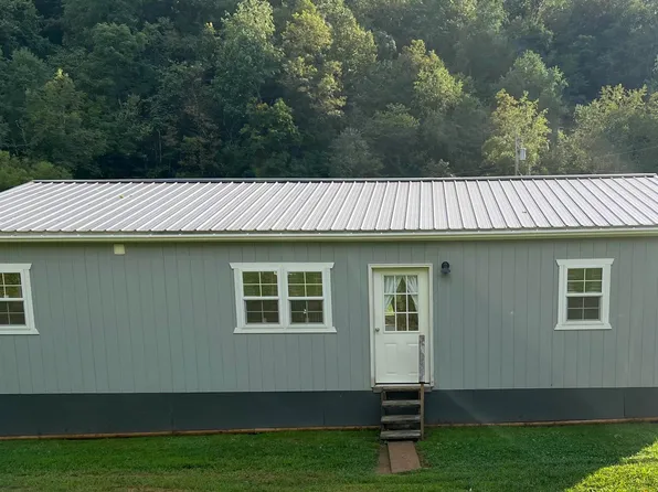 1253 Glade Fork Rd, Mannington, WV 26582