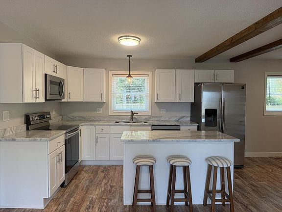 5th image of 798 Isle Of Pines Cir