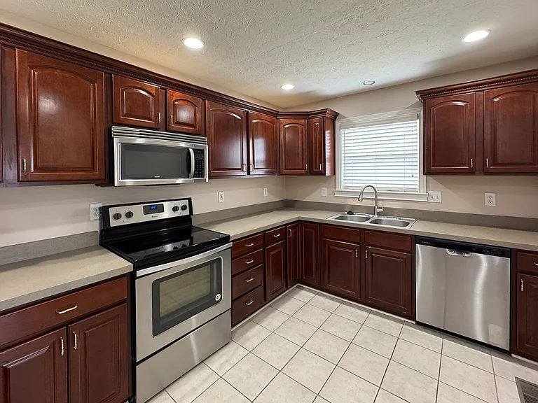 1473 Frontier Dr — Photo 9