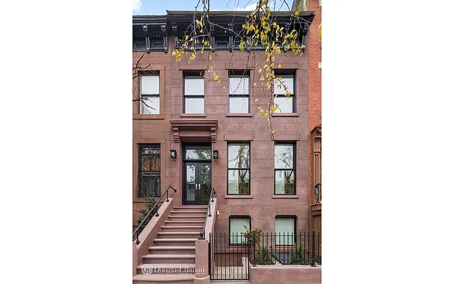 Sold by Douglas Elliman | media 25