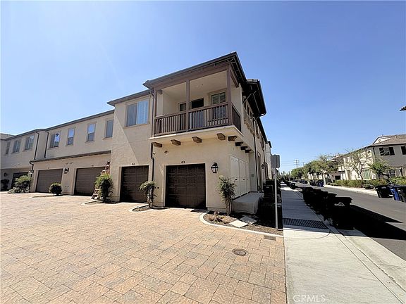 2nd image of 2848 E Berry Loop Privado