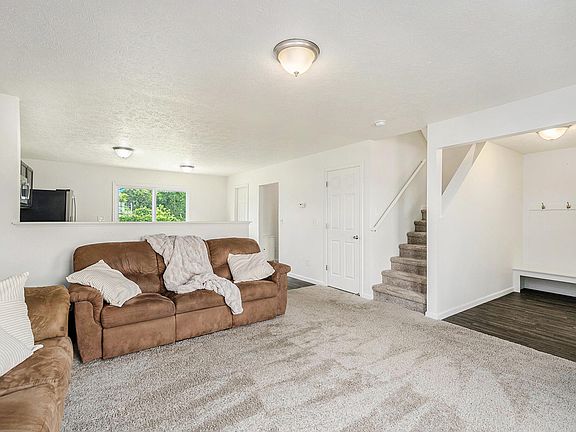 4th image of 845 Bolton Farms Ln