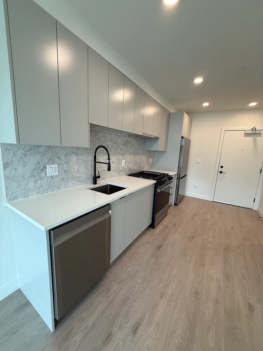 13238 105th Ave #610 photo 1