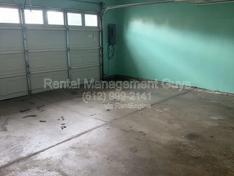 1013 Newport Ave — Photo 17