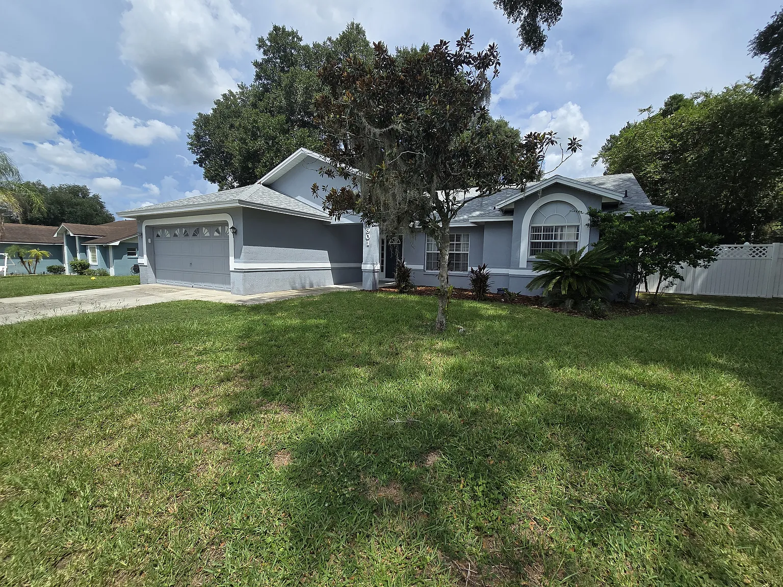 3 bed, 1869 sqft, $2,600 — Photo 2