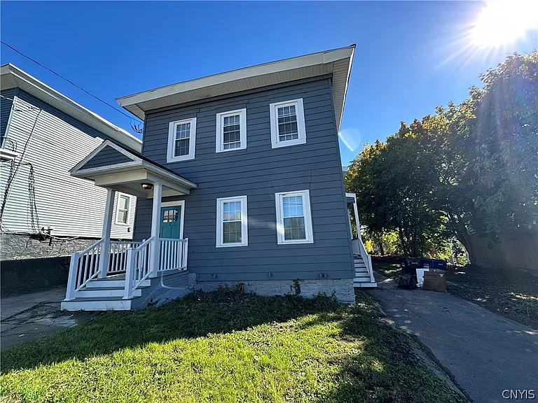 408 E Laurel St — Photo 2