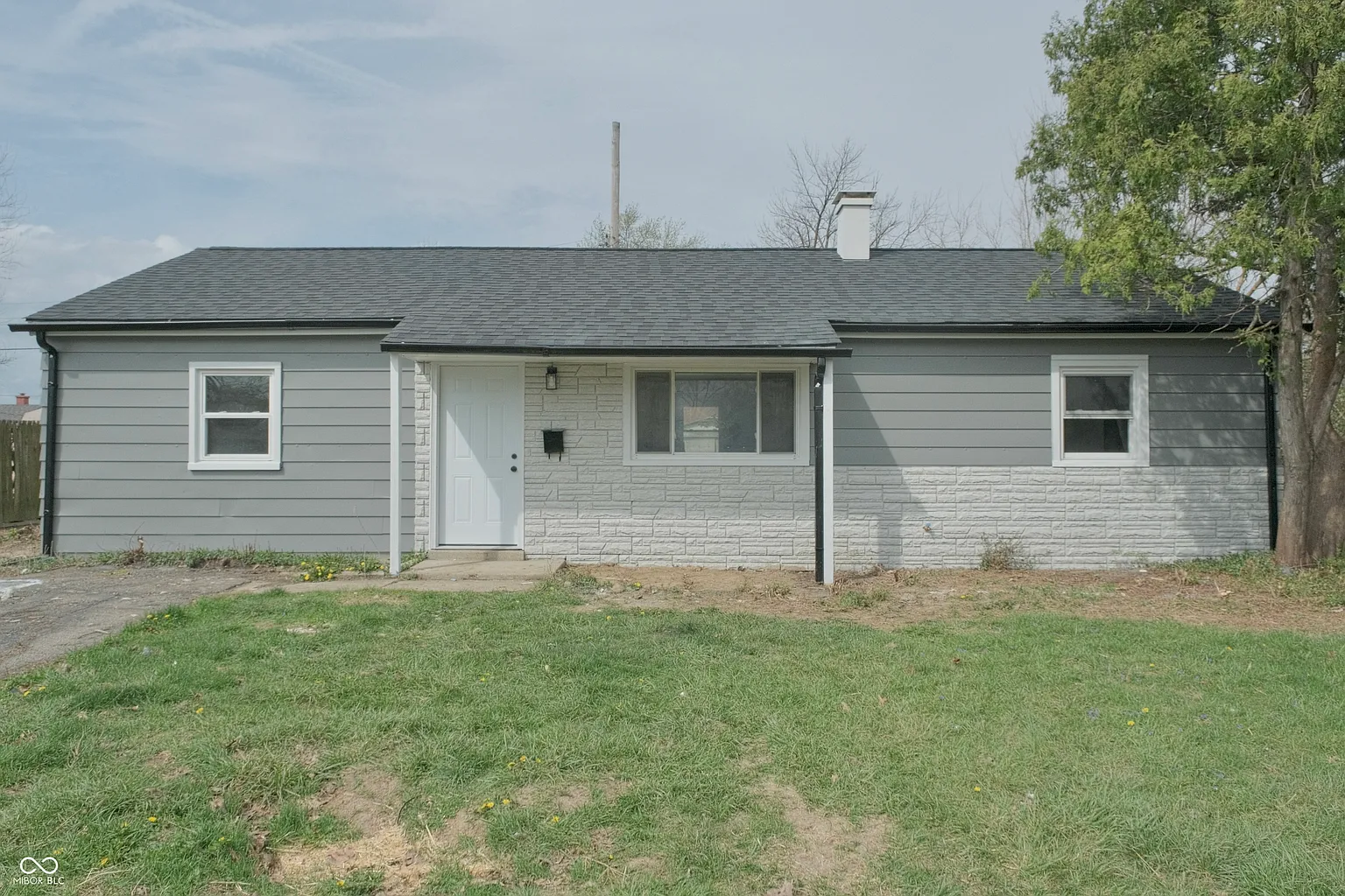 8304 Schoen Dr photo 1