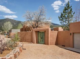 1226 Cerro Gordo Rd, Santa Fe, NM 87501