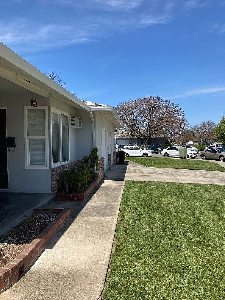 953 Princess Anne Dr — Photo 3