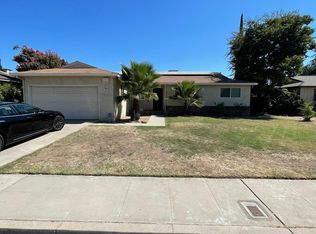 372 W Ashcroft Ave, Clovis, CA