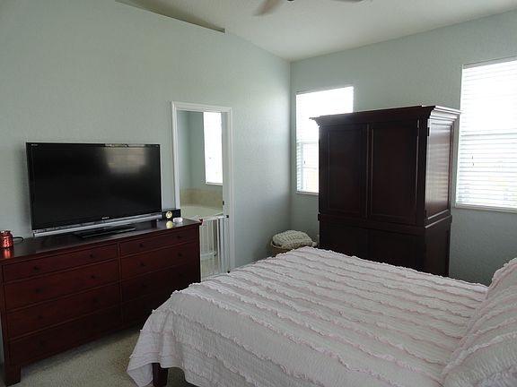 5th image of 107 W Pigeon Plum Dr APT 101