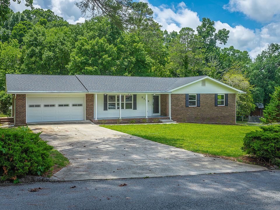 1st image of 2102 Colonial Parkway Dr