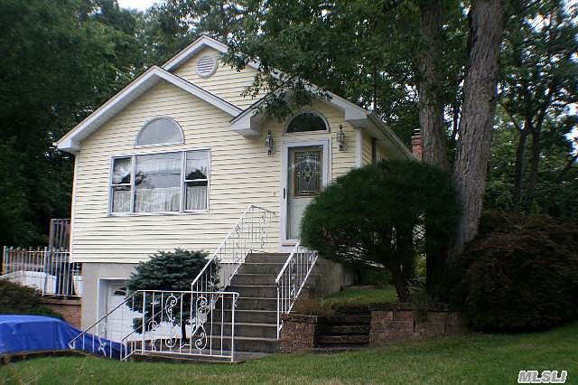 1st image of 61 Magnolia Ave