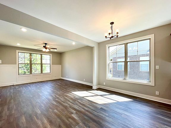 5th image of 141 Cottage Ln