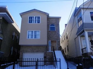 750 S 20th St, Newark, NJ 07103