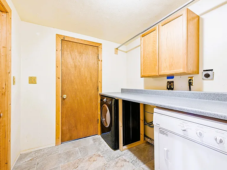 6060 Kilimanjaro Dr — Photo 22