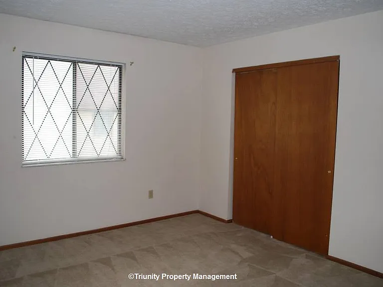 5491-5513 Kenneylane Blvd — Photo 28