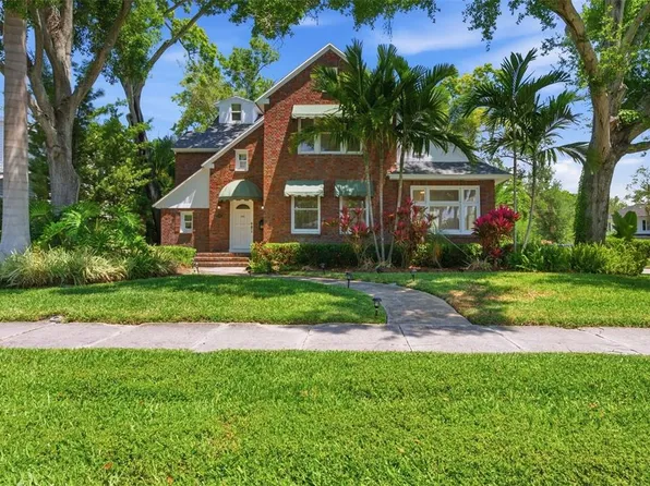 555 18th Ave NE, Saint Petersburg, FL 33704