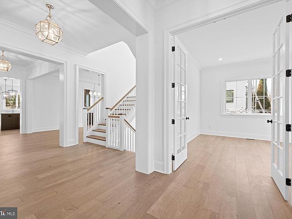 3rd image of 1344 E Meetinghouse Rd