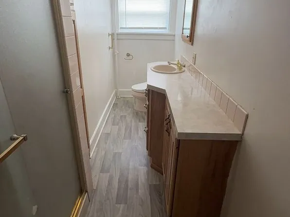 300 East, 300 E 1st St APT 5, Aberdeen, WA 98520