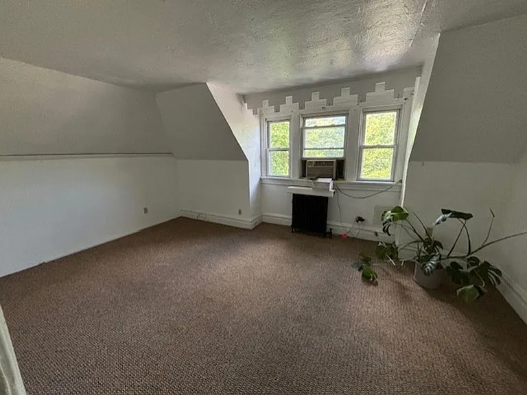 609 S Braddock Ave — Photo 5