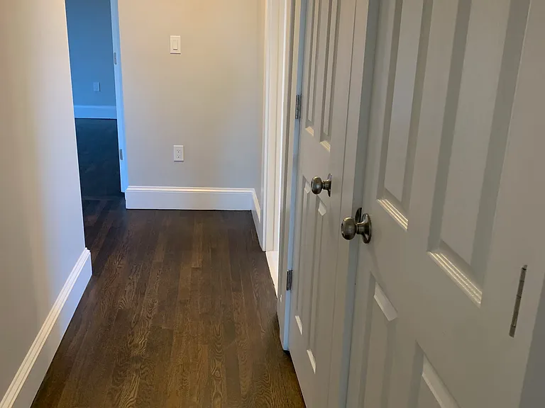 96 Longwood Ave — Photo 10
