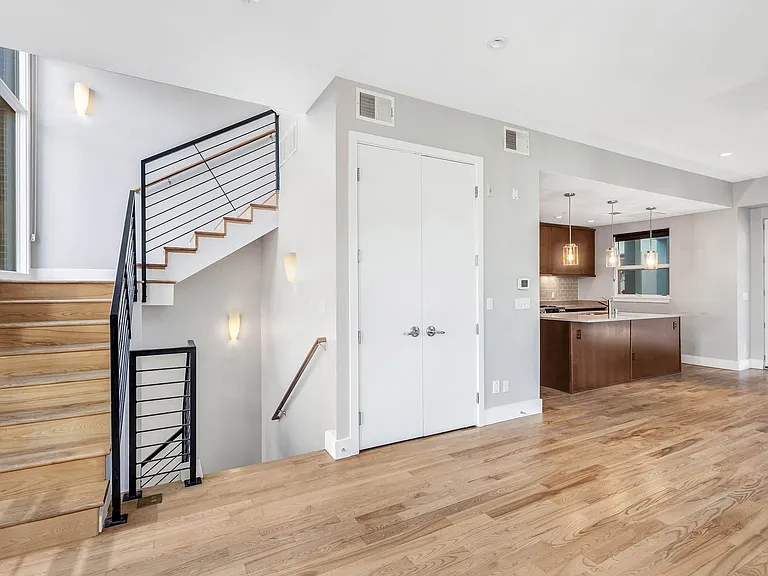 901 N Washington St — Photo 15
