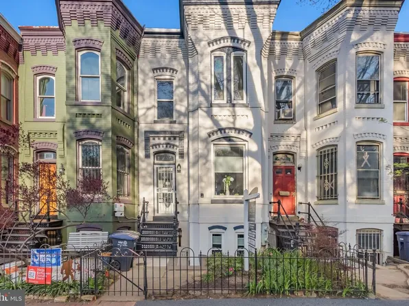 239 8th St NE, Washington, DC 20002