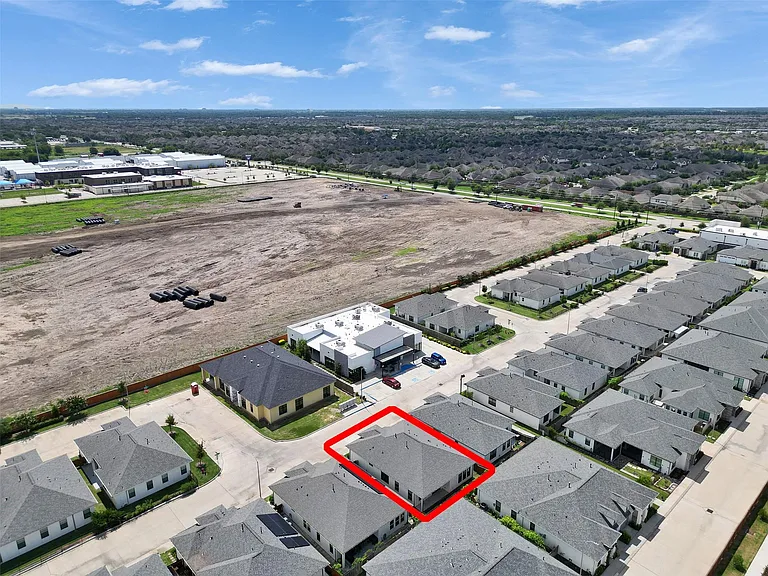 10330 Grove Row Ave — Photo 43