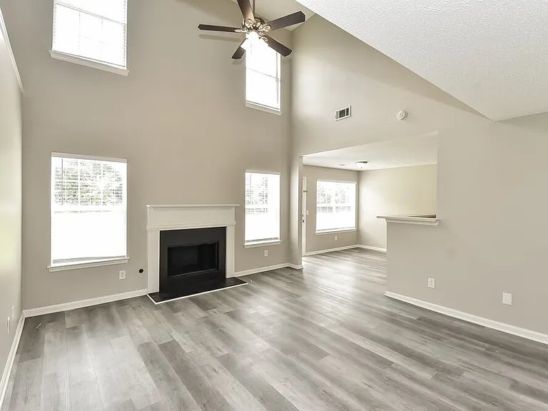 1726 Byrom Pkwy — Photo 4