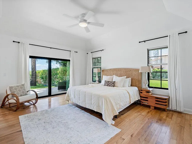 210 S Lake Dr — Photo 18
