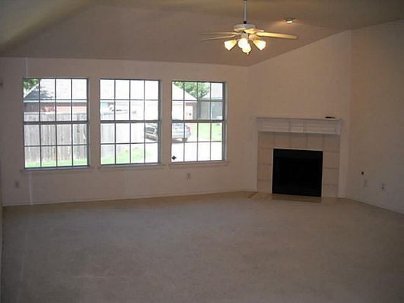 2nd image of 1650 Peacock Ct