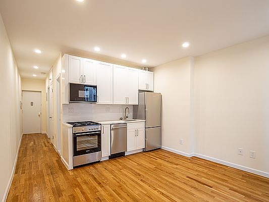 1st image of 264 6th Ave #22