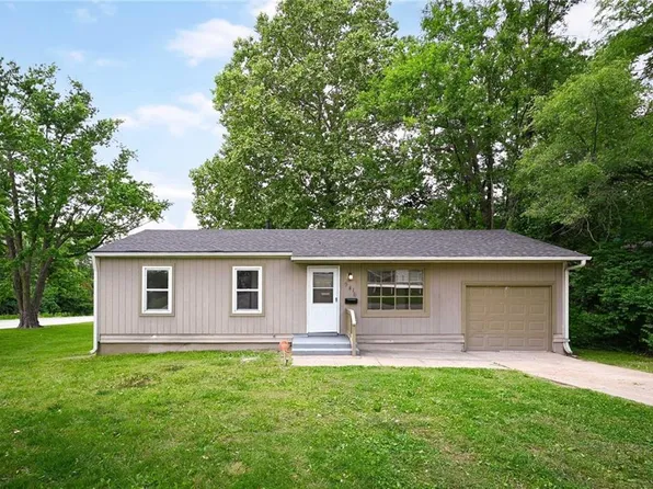 9416 Stark Ave, Kansas City, MO 64138