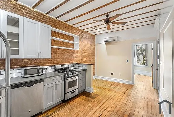 2408 Webster Ave — Photo 3