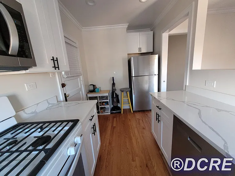7305 N Greenview Ave #3 — Photo 3