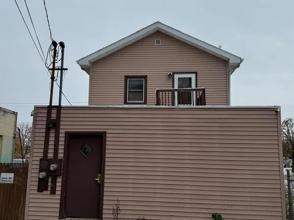 710 Martin Luther King Jr Dr, Jackson, MI 49203