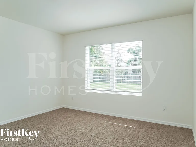 1622 SW 27th St — Photo 9