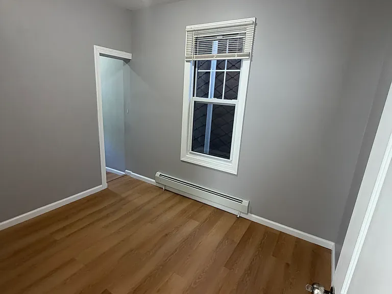 458 Livingston St #2 — Photo 4