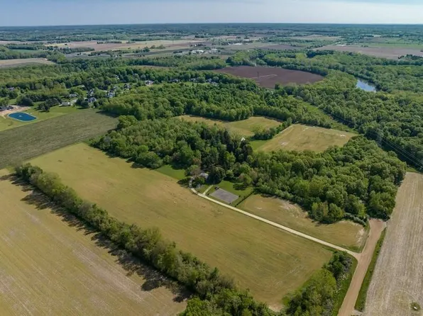 2111 E John Beers Rd, Saint Joseph, MI 49085