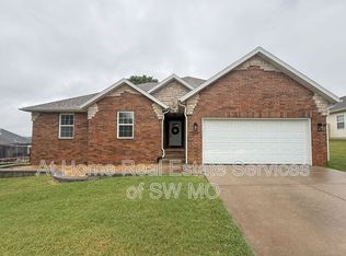 2009 N Cedarwood Ct, Ozark, MO 65721
