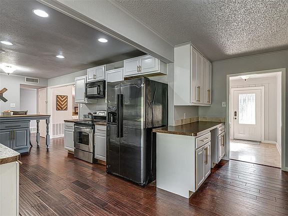 2nd image of 103 Willowwood Ln