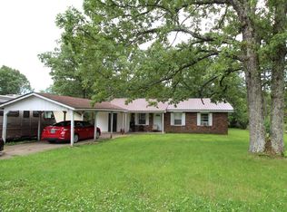 674 Plainview Dr, Houston, MO 65483